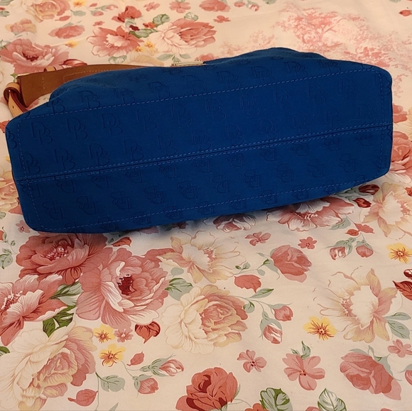 Dooney & Bourke - Picture 5 of 6